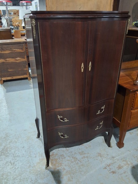 Lot 293 - CABINET