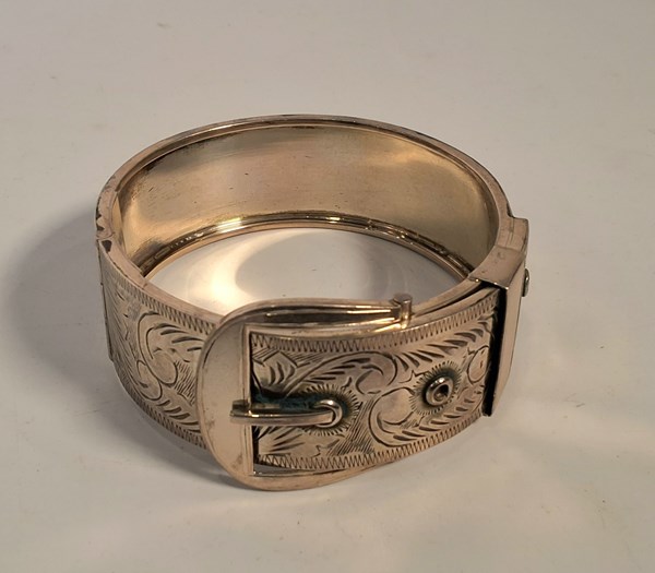 Lot 1093 - SILVER BANGLE