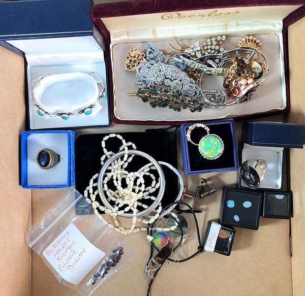 Lot 1416 - COSTUME JEWELLERY