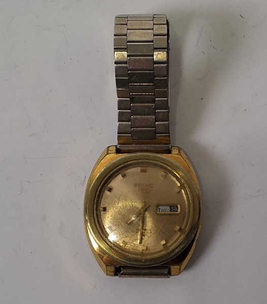 Lot 1084 - WRIST WATCH