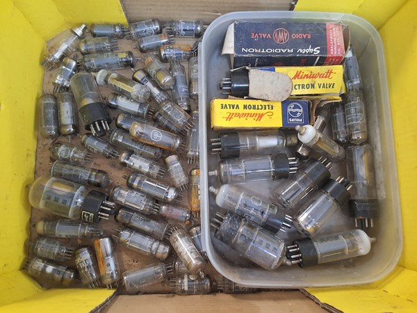 Lot 1412 - RADIO VALVES