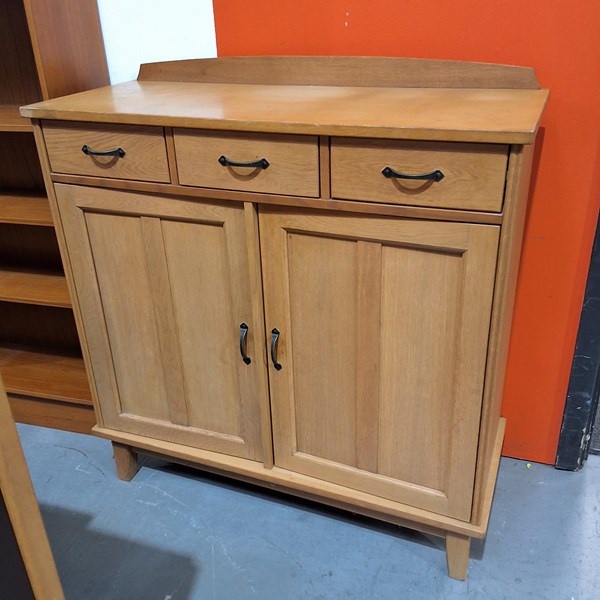Lot 371 - CABINET