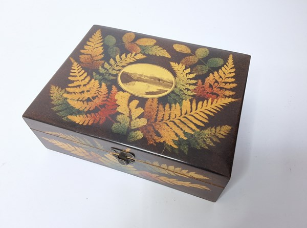 Lot 1405 - FERN WARE BOX