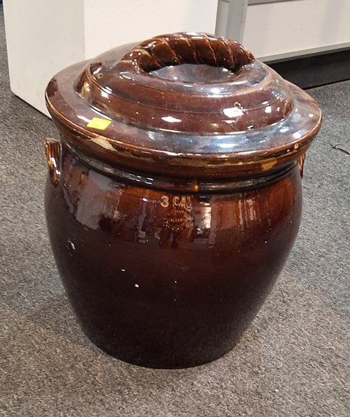 Lot 1250 - BREAD CROCK