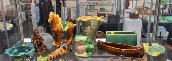 Lot 1442 - POTTERY