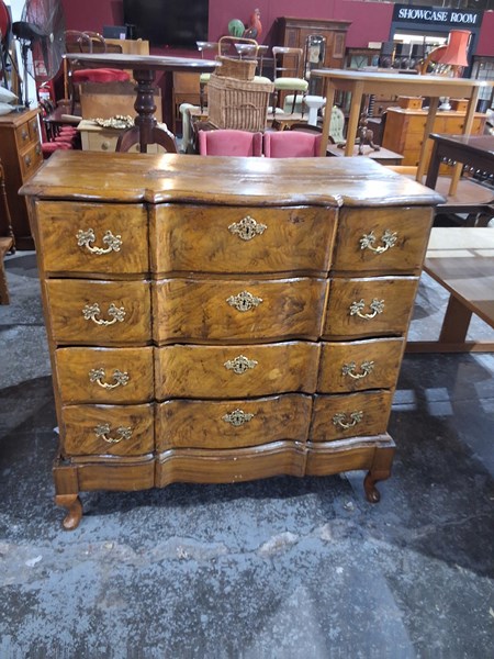 Lot 235 - CHEST OF DRAWERS