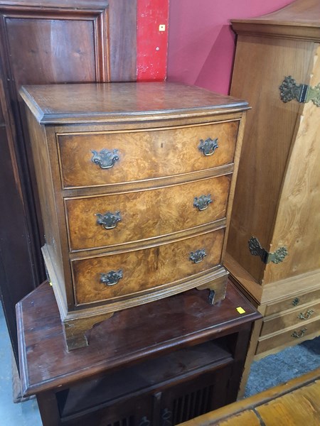 Lot 243 - BEDSIDE CABINET