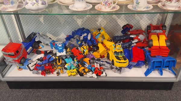 Lot 1367 - TRANSFORMERS