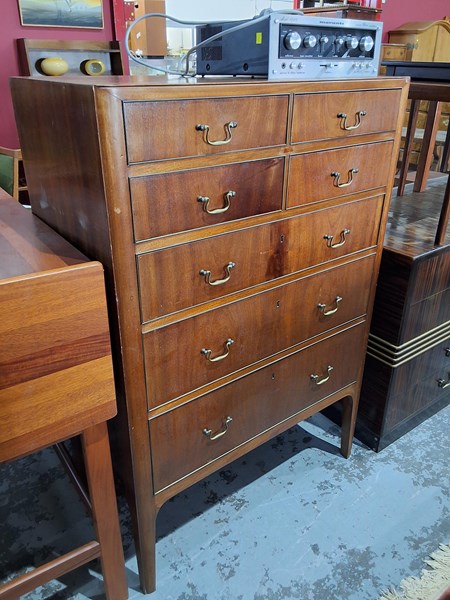 Lot 20 - CHEST OF DRAWERS