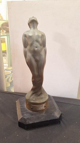 Lot 1408 - BRONZE STATUE