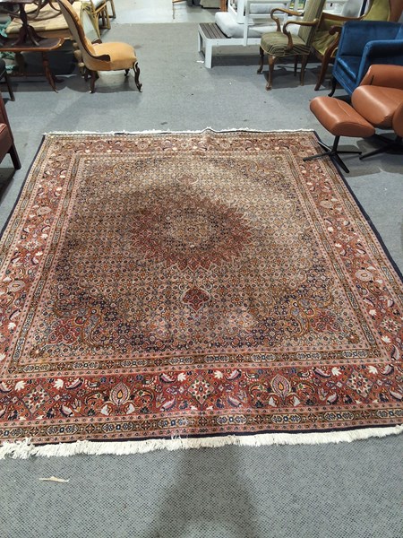 Lot 411 - RUG
