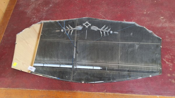 Lot 378 - MIRROR