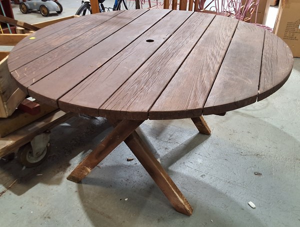 Lot 392 - PATIO TABLE