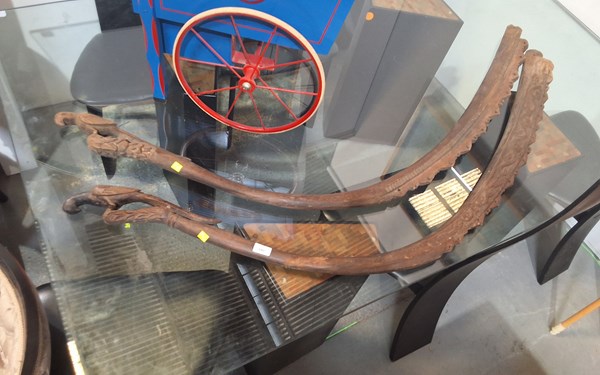 Lot 520 - TIMBER CART DECORATION