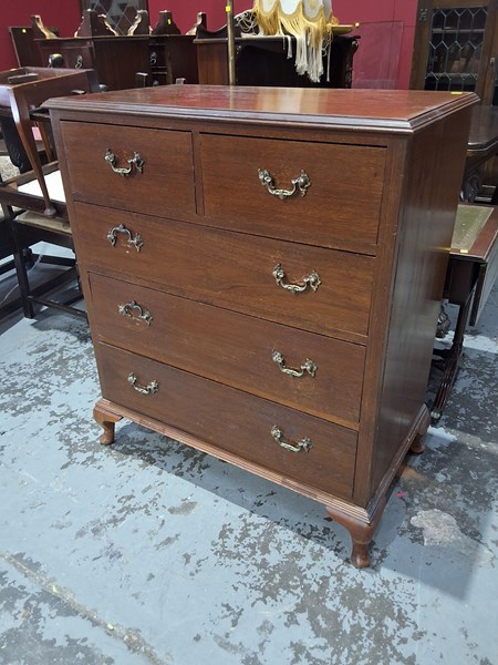 Lot 109 - CHEST OF DRAWERS