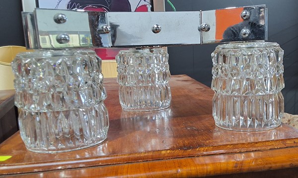 Lot 521 - DECORATIVE LIGHTING