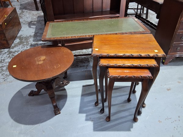 Lot 530 - TABLE LOT
