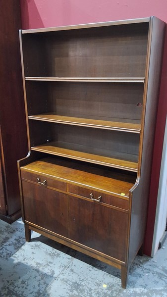 Lot 467 - WALL UNIT