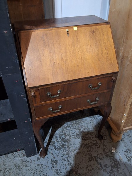 Lot 146 - WRITING BUREAU