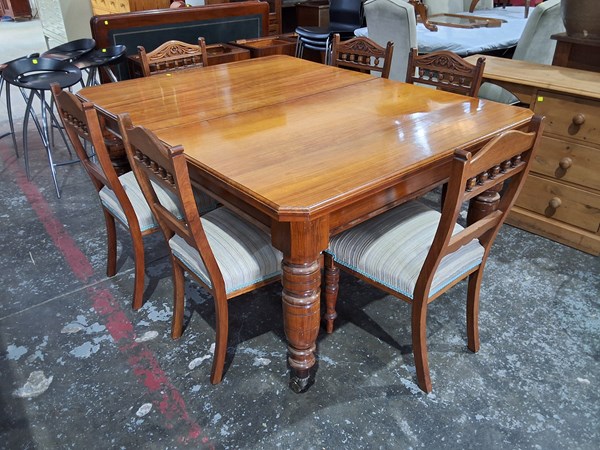 Lot 222 - DINING SUITE