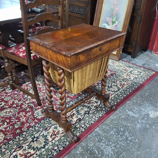 Lot 55 - SEWING TABLE