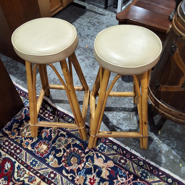 Lot 137 - BARSTOOLS