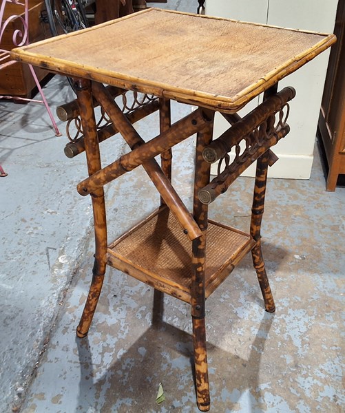 Lot 283 - SIDE TABLE