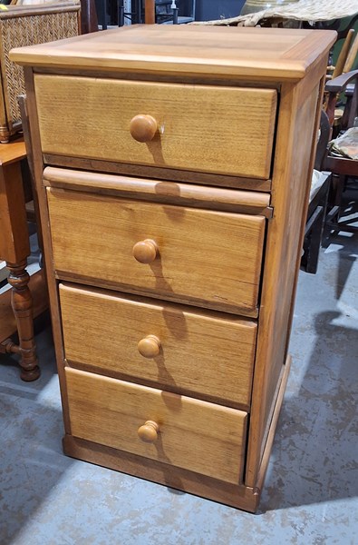 Lot 111 - BEDSIDE CHEST
