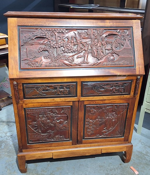 Lot 2 - BUREAU DESK