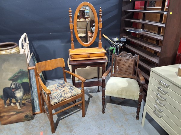 Lot 291 - FURNITURE LOT