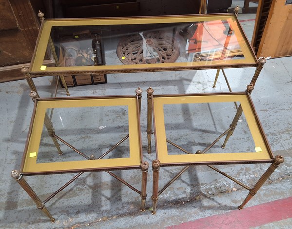 Lot 402 - TABLE SET