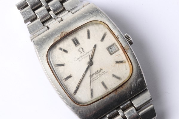 Lot 1046 - OMEGA WRIST WATCH