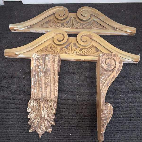 Lot 542 - ARCHITECTURAL FITTINGS