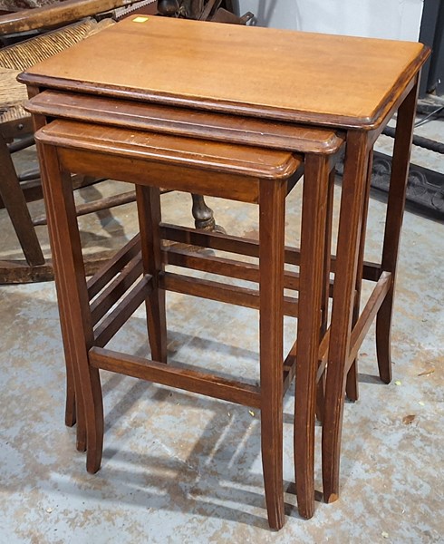 Lot 275 - NESTING TABLES