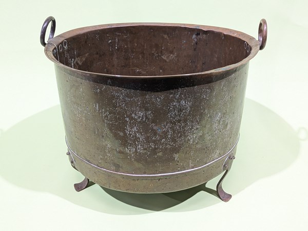 Lot 219 - WOOD BASKET