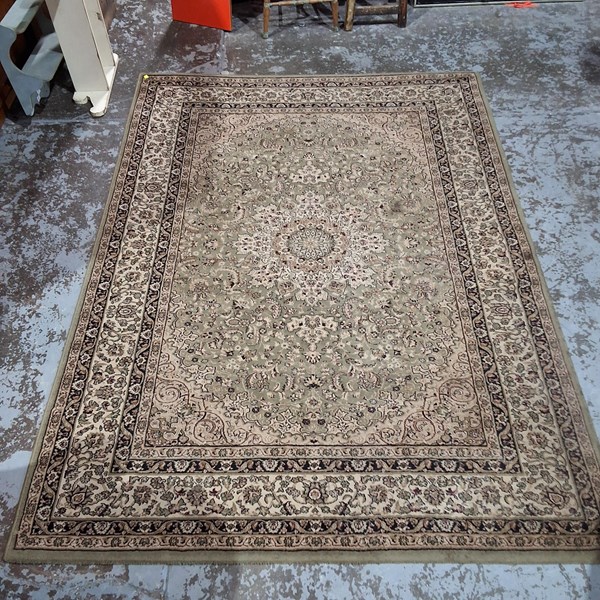 Lot 132 - RUG