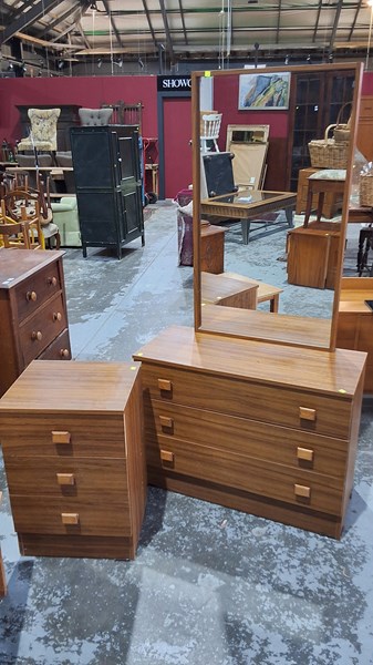 Lot 385 - BEDROOM FURNITURE