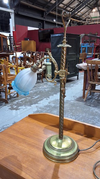 Lot 69 - TABLE LAMP