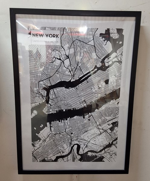 Lot 553 - WALL DECOR