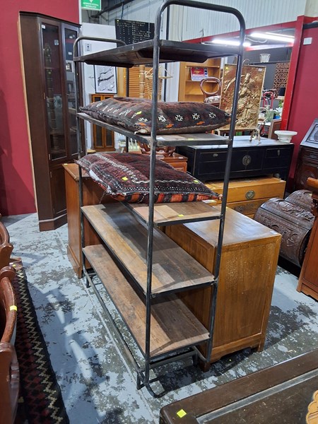 Lot 22 - BOOT MAKERS RACK