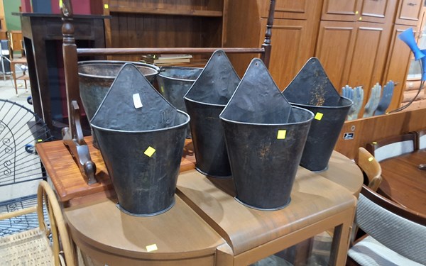 Lot 148 - WALL POCKETS