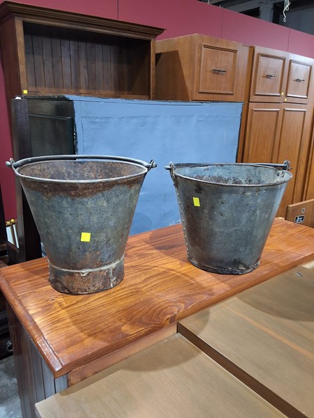 Lot 127 - BUCKETS