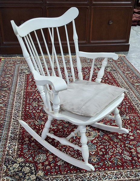 Lot 286 - ROCKING CHAIR