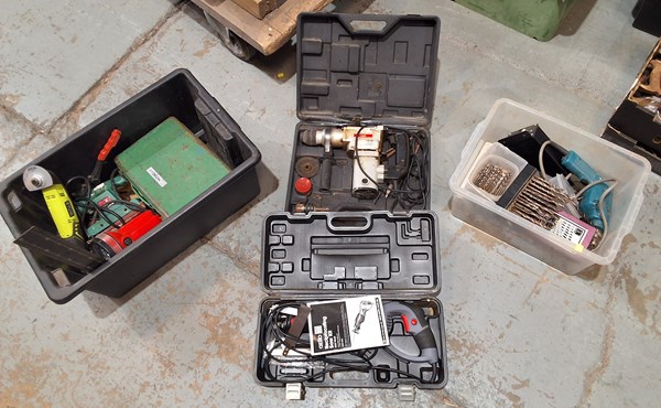 Lot 348 - POWER TOOL LOT