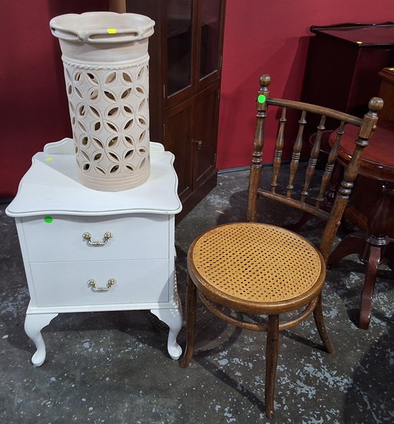 Lot 548 - FURNITURE LOT