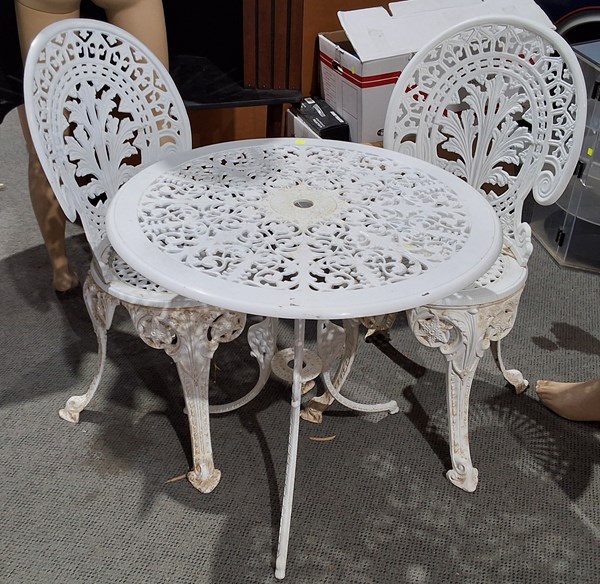 Lot 375 - PATIO SETTING