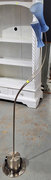 Lot 131 - FLOOR LAMP