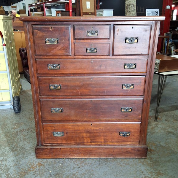 Lot 44 - CHEST OF DRAWERS