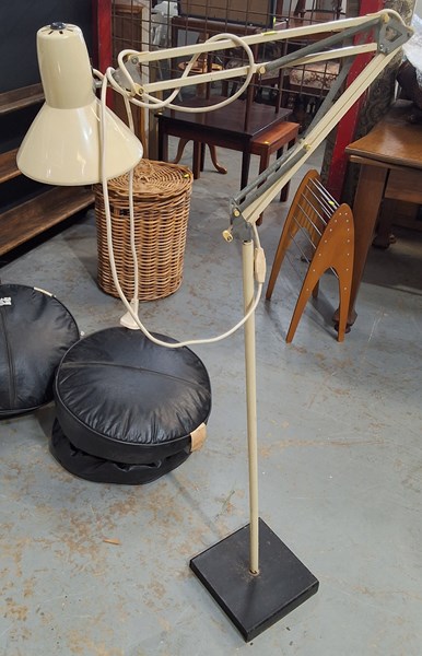 Lot 277 - FLOOR LAMP