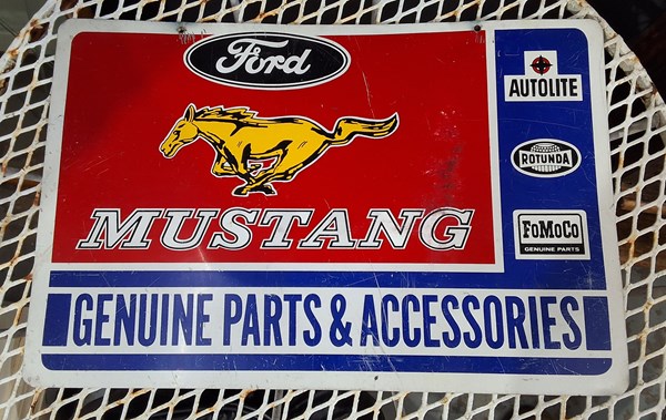 Lot 557 - AUTOMOTIVE SIGNAGE